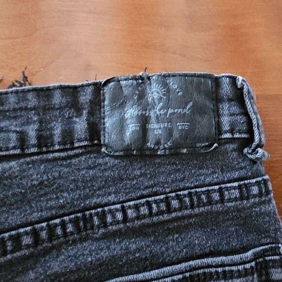 Across the Pond Black Jeans 32 x 32 - Picture 6 of 7